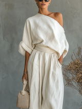 Mirelle – Two Piece Set With Neckline